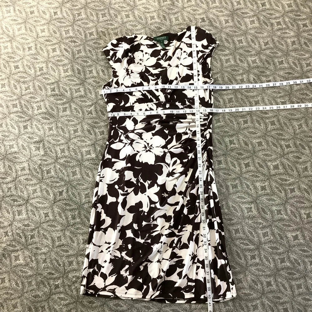 LAUREN RALPH LAUREN V-Neck Sleeveless Dark Brown/White Floral Dress - Picture 8 of 10